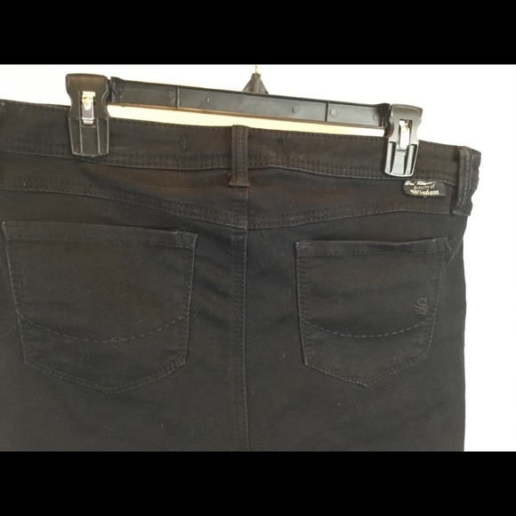 Torrid Source Of Wisdom Jeans - Picture 4 of 5